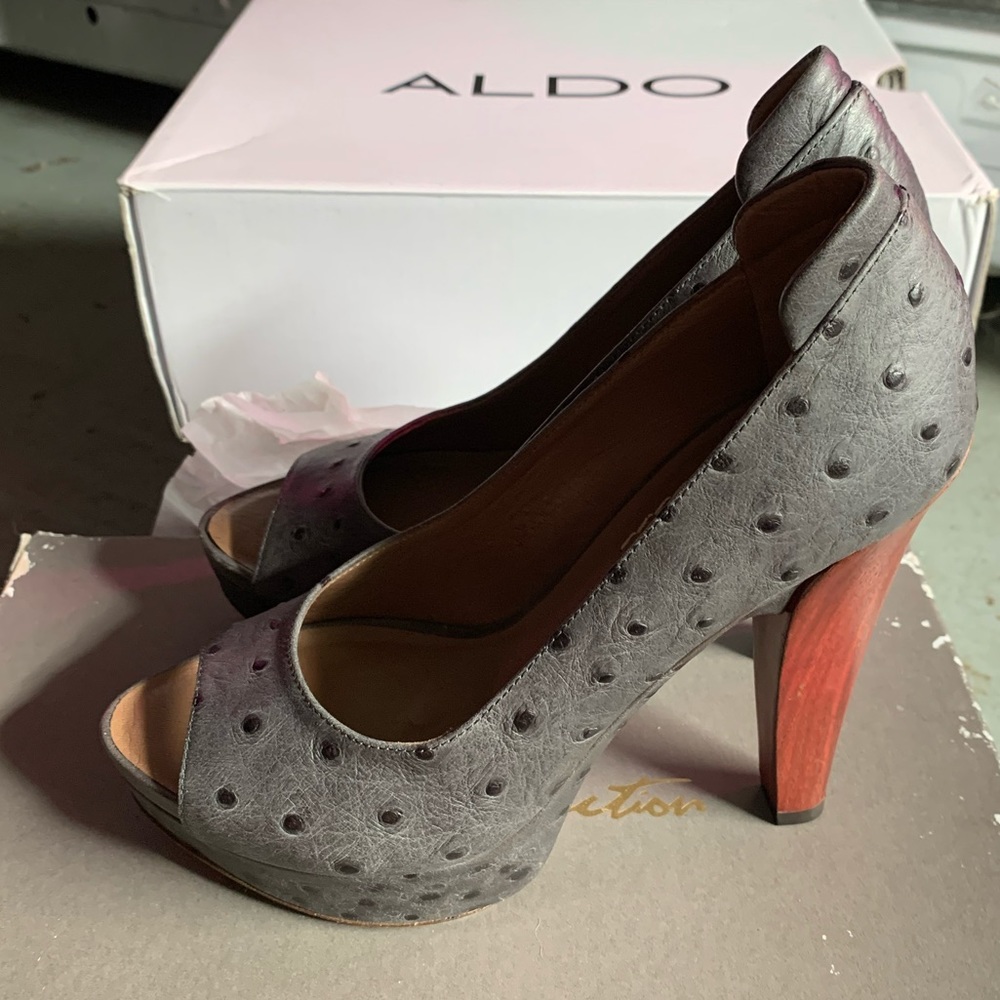 NEW UGG Australia Marcella ostrich leather pumps